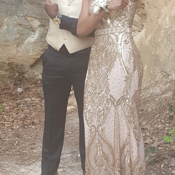 Prom dress. - Picture 4 of 4